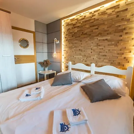 Promenada Apartamenty I Domek Nad Jeziorem Міколайкі Екстер'єр фото